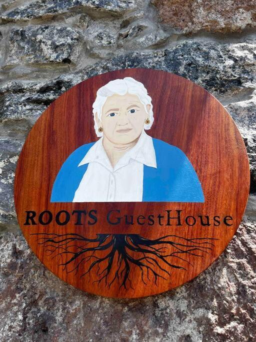 Roots Guesthouse- B São Vicente