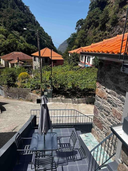 Roots Guesthouse- B * São Vicente